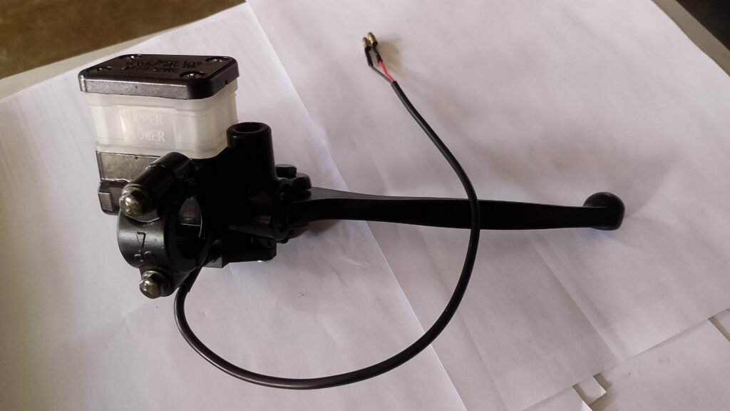 Manija Con Bomba De Freno Derercha Para Motocicleta Cargo 150